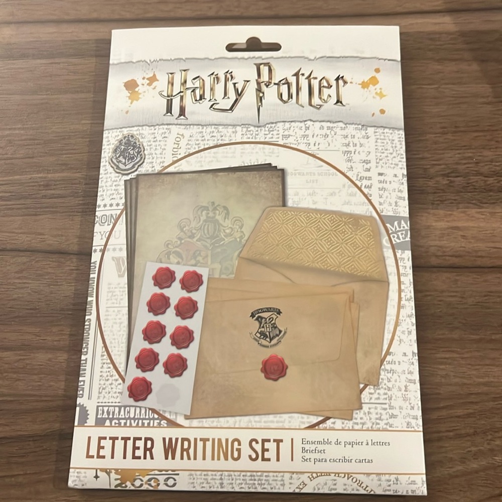 HARRY POTTER - LETTER WRITING SET